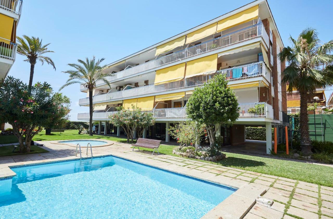 Beachfront Resort Apartment Кастельдефельс Экстерьер фото